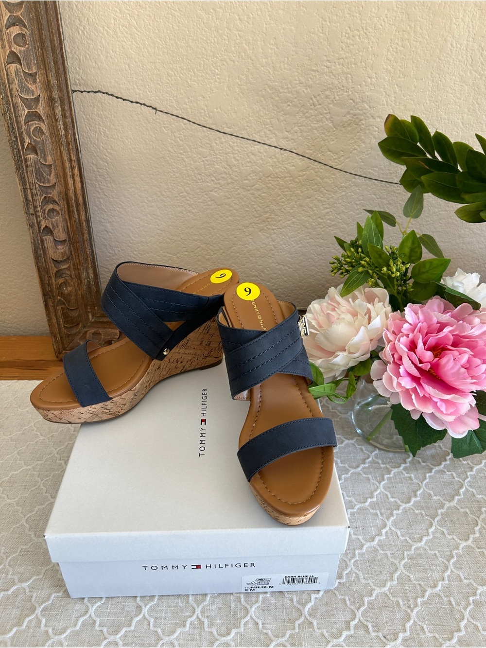 Tommy Hilfiger Navy Cork Wedge Sandals with Gold Buckle, Brand new in box, sz 9 - Picture 12 of 13